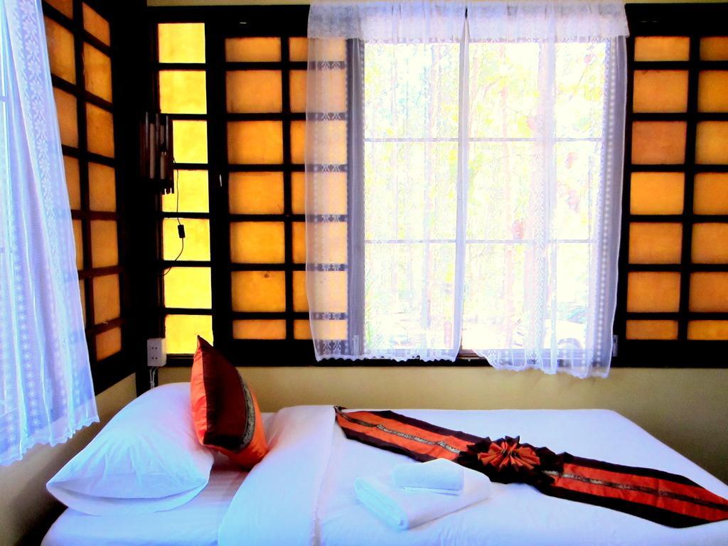 Golden Teak Homestay Mae Rim Exterior photo