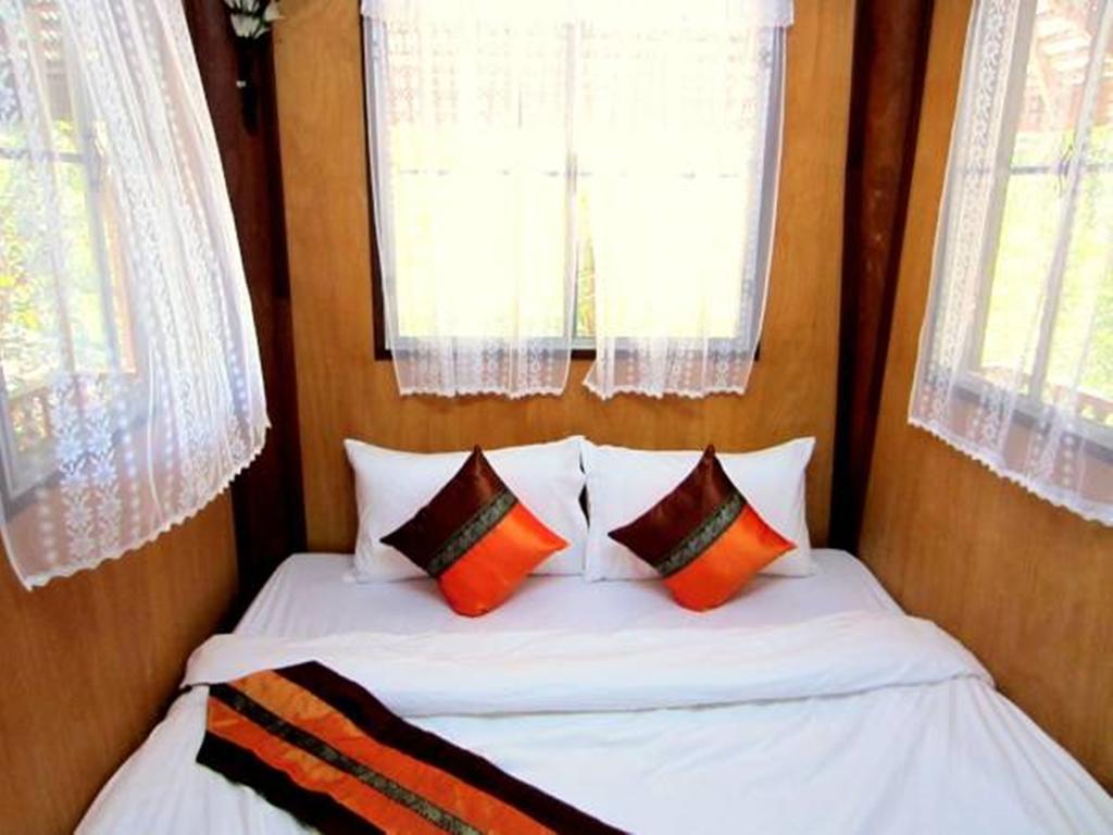 Golden Teak Homestay Mae Rim Exterior photo