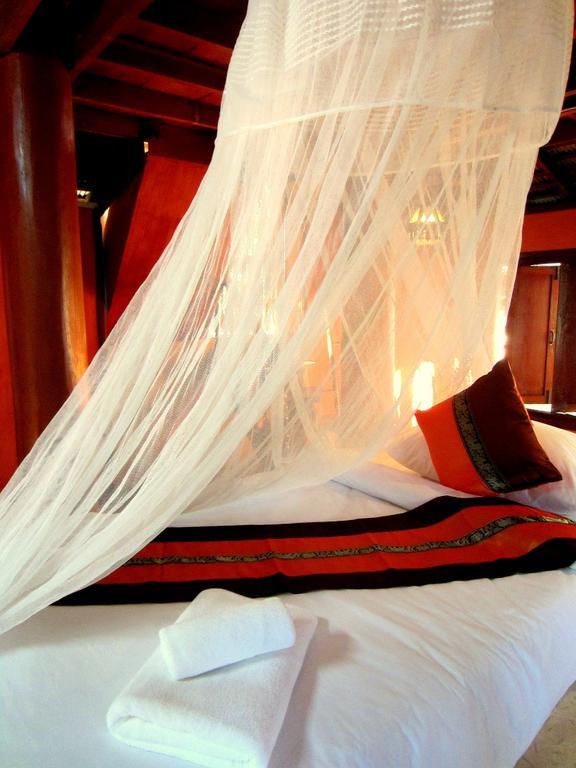 Golden Teak Homestay Mae Rim Exterior photo